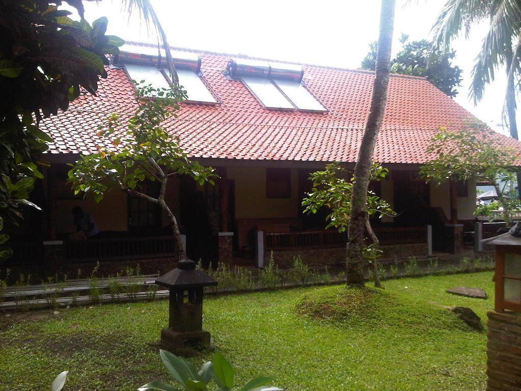 Sunrise Hotel Beach Pangandaran Пангандаран Номер фото